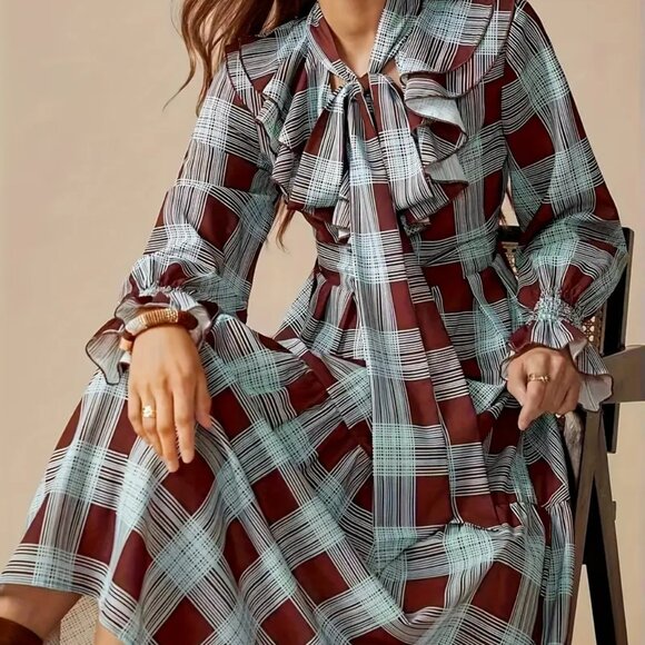 Plaid Boho Spilled Ruffle Collar Maxi Dress - Picture 4 of 6